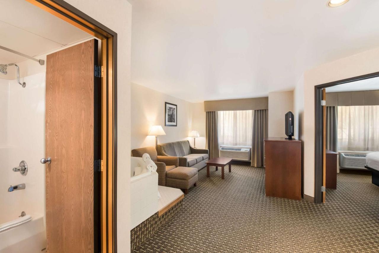 Quality Inn & Suites Steamboat Springs Extérieur photo