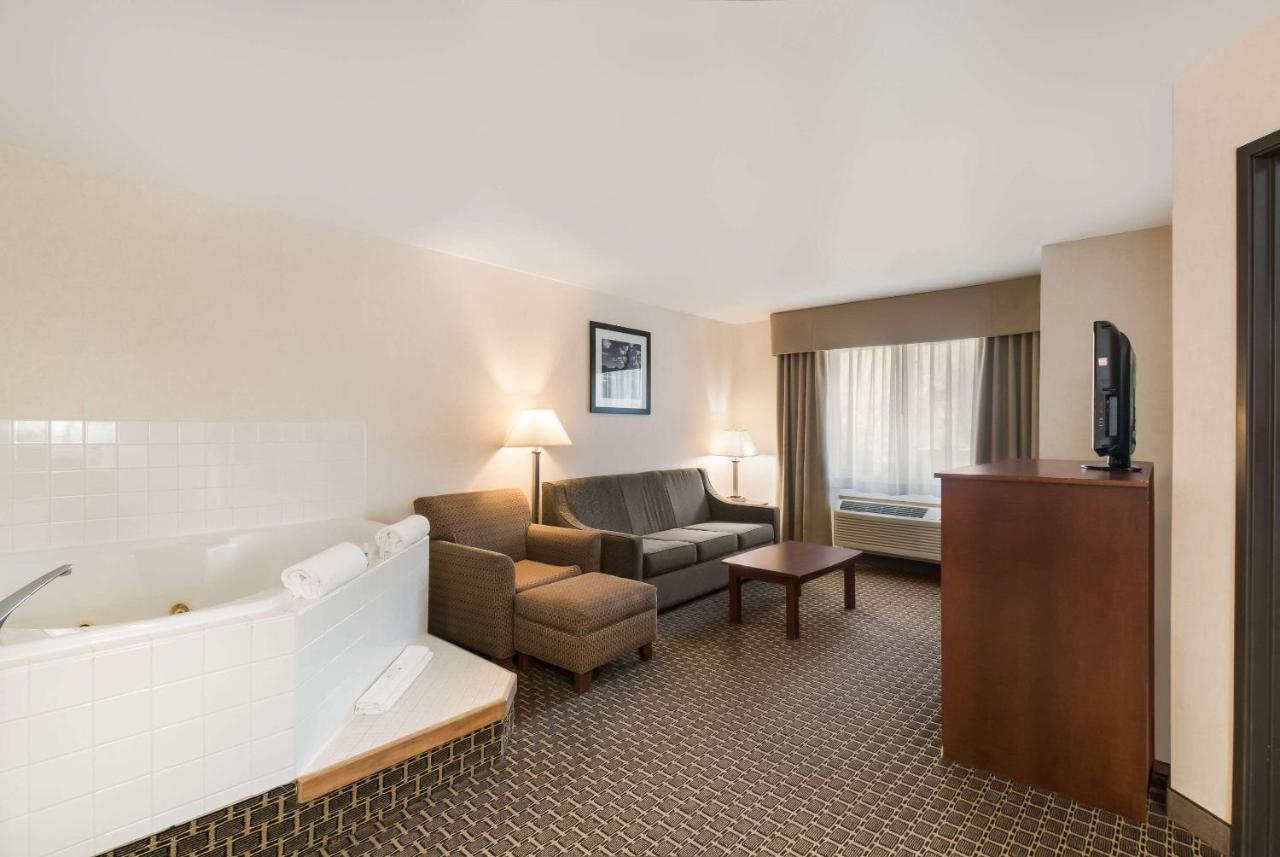 Quality Inn & Suites Steamboat Springs Extérieur photo